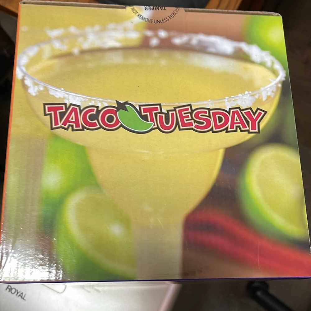 Taco Tuesday Electric Lime Juicer & Margarita Kit 32 oz capacity - NIB